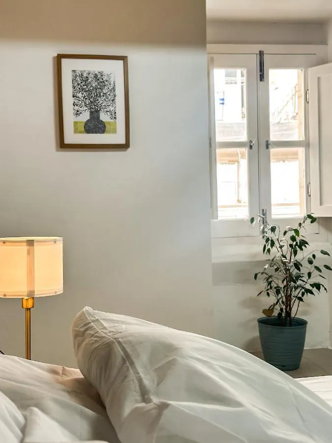 Apartment Traditional Townhouse On The Main Street In Valletta Blue Door